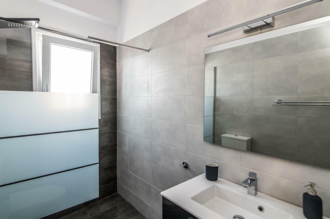 Lux 'N Comfort Apartments Тинос Екстериор снимка